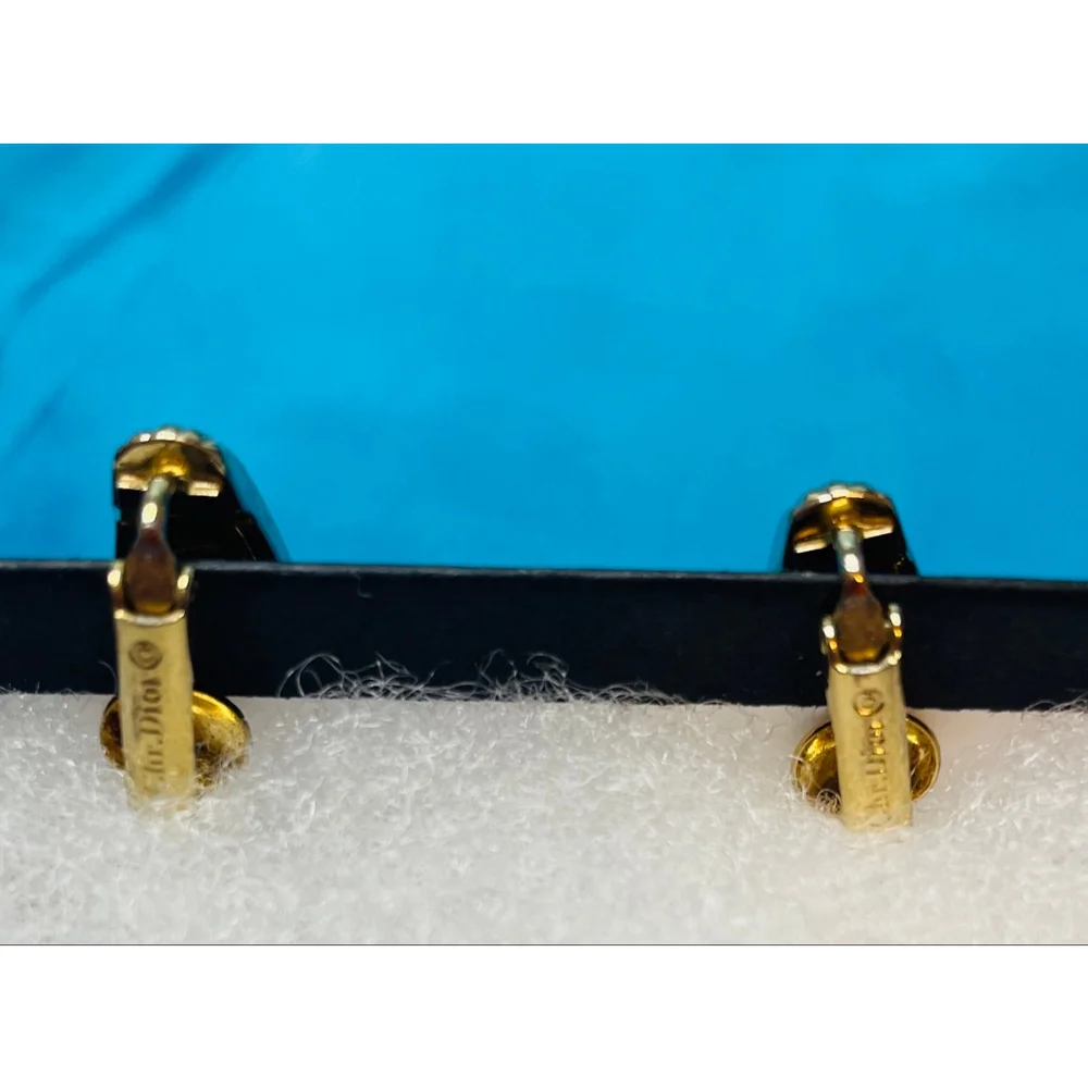 Christian Dior Gold Clip-On Earrings One Size Excellent Condition - Picture 3 of 5